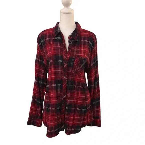 beachlunchlounge Tops - Ladies Red & Black Plaid Top